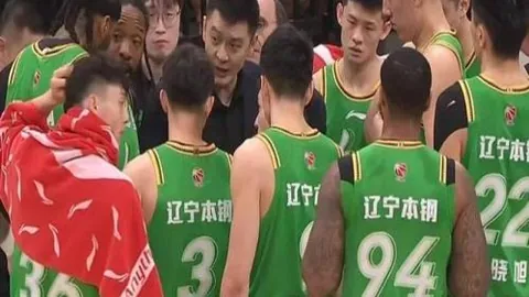 “76人客场挑战洛杉矶，能否在这三战两胜的征程中再添一胜？”